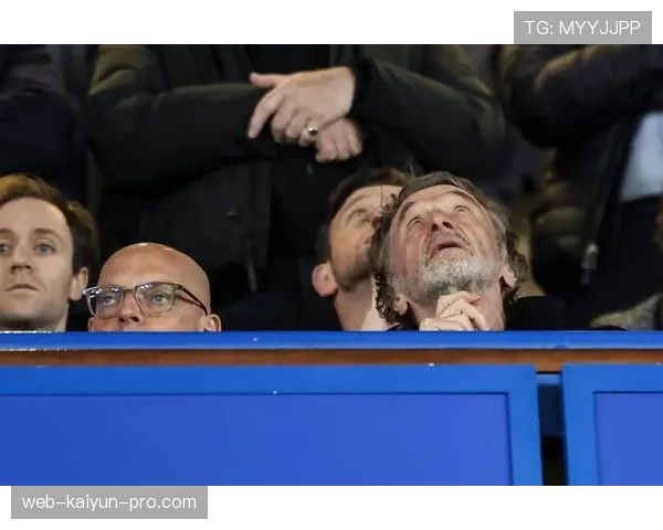 曼联防守体系漏洞频出，近期表现波动加剧后防隐患