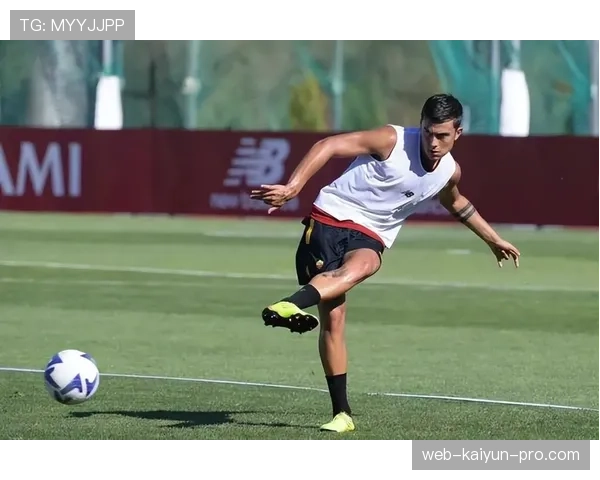 拉莫斯与特里在防守结构上出现分化：前者更倾向上抢驱动反击，后者倚重区域协防